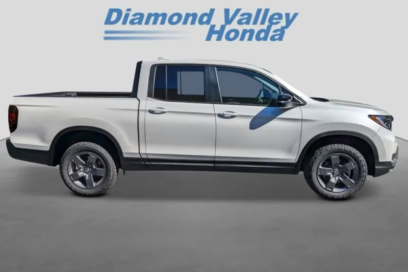 2025 Honda Ridgeline TrailSport photo 1