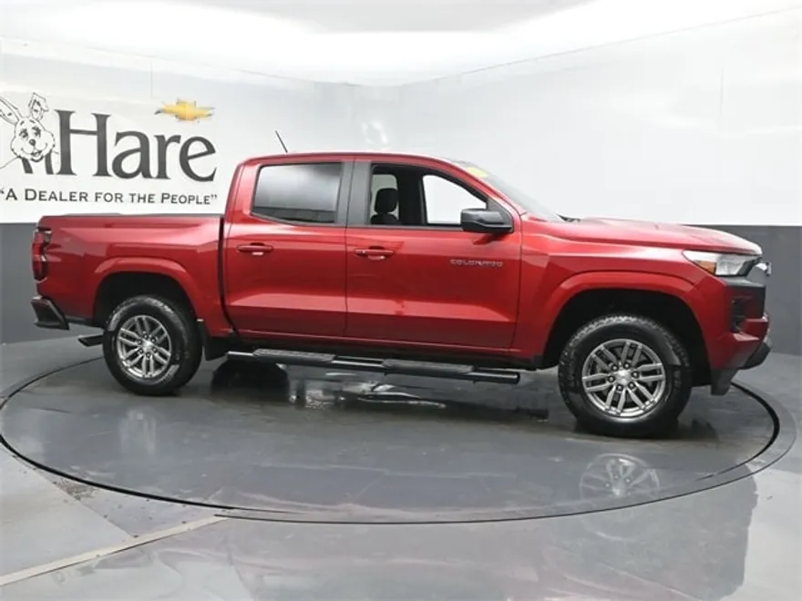 2024 Chevrolet Colorado LT photo 1
