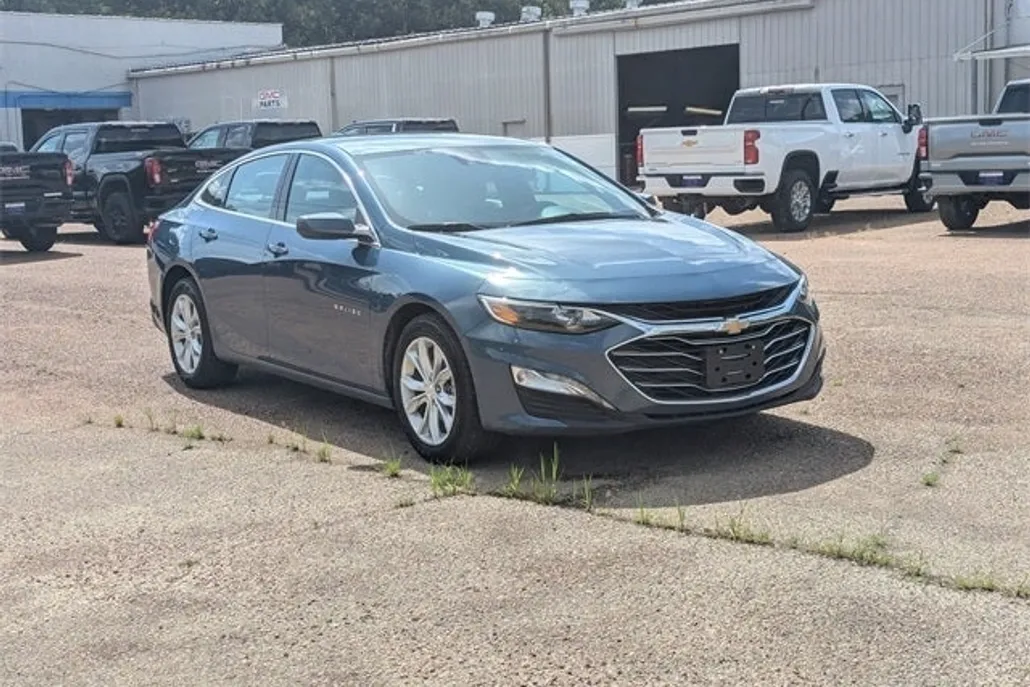2024 Chevrolet Malibu 1LT photo 1