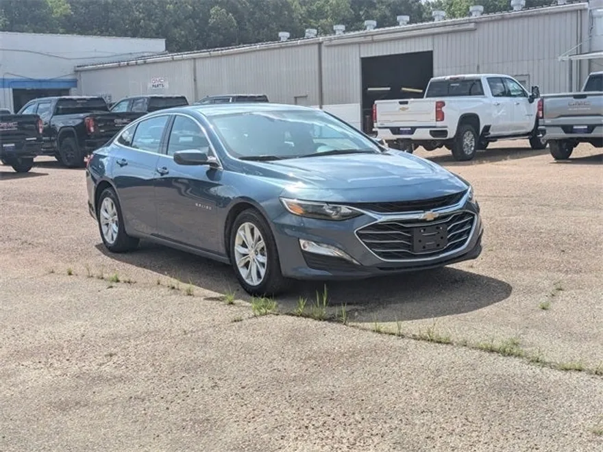 2024 Chevrolet Malibu 1LT photo 1