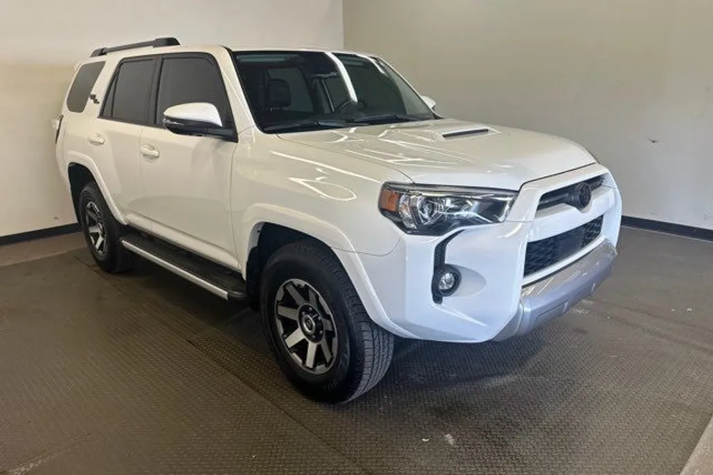 2024 Toyota 4Runner TRD Off-Road Premium photo 1