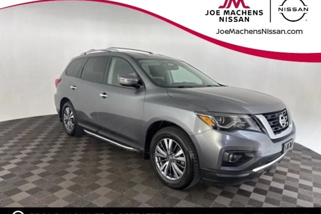 2020 Nissan Pathfinder SV photo 1