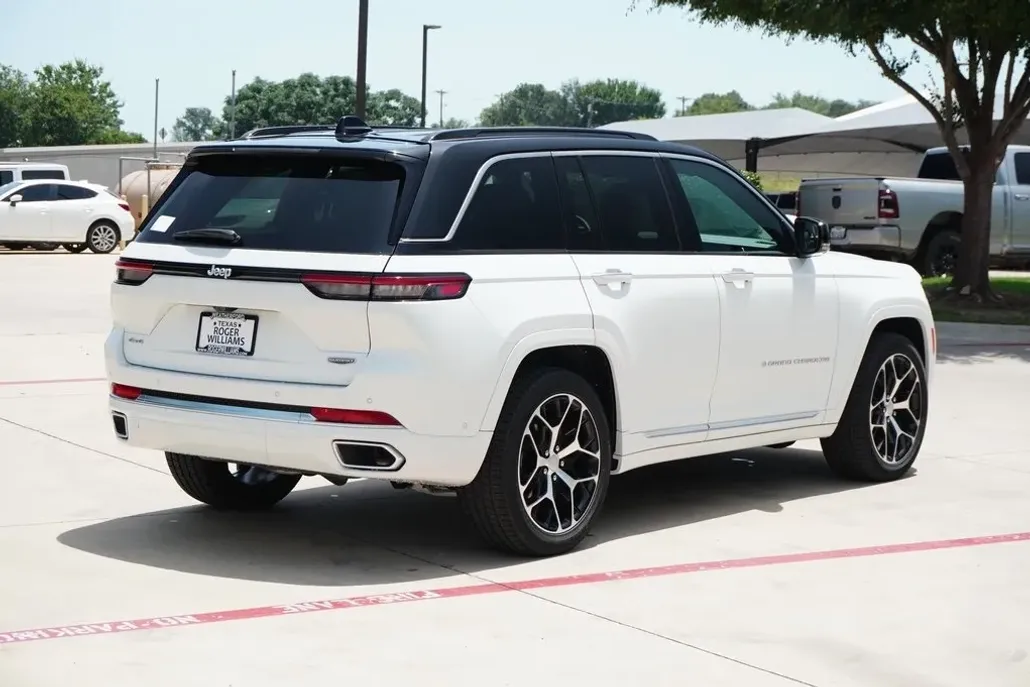2025 Jeep Grand Cherokee Summit photo 1