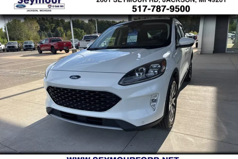2020 Ford Escape Titanium Hybrid photo 1
