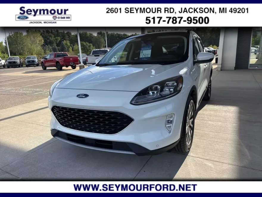 2020 Ford Escape Titanium Hybrid photo 1