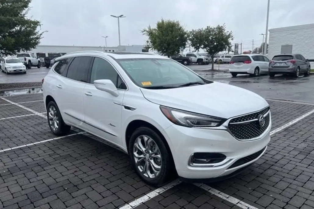 2021 Buick Enclave Avenir photo 1