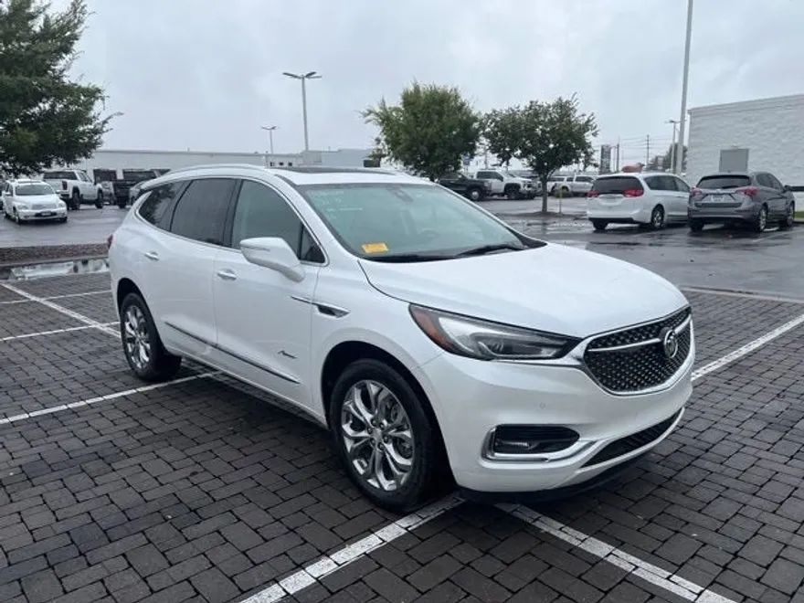 2021 Buick Enclave Avenir photo 1