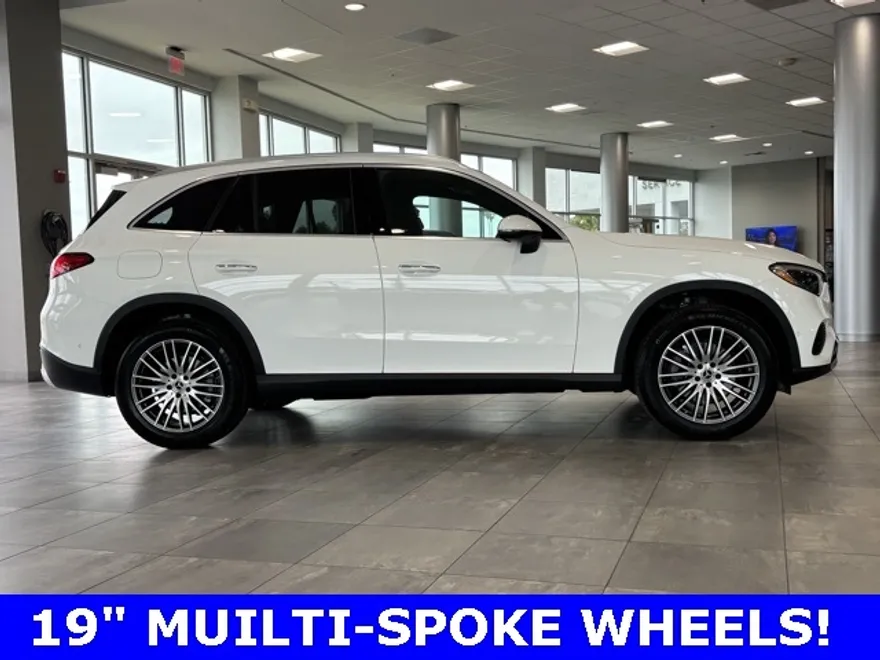 2025 Mercedes Benz GLC 300 4MATIC photo 1