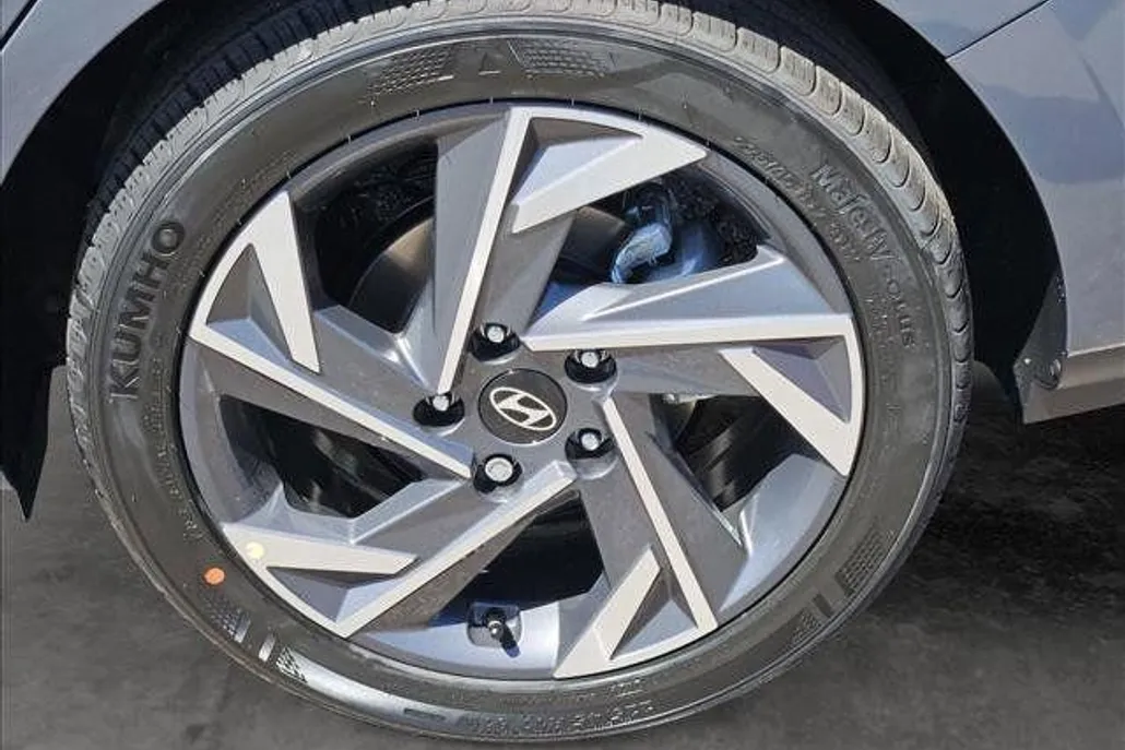 2025 Hyundai Elantra SEL Convenience photo 1
