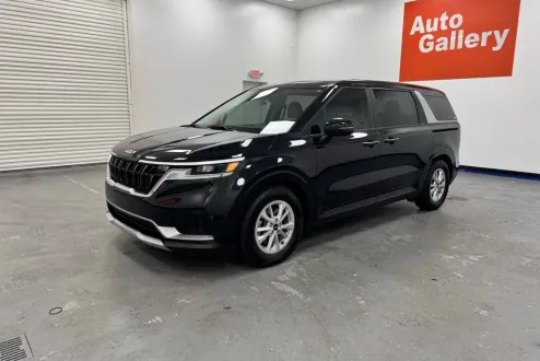2024 Kia Carnival LX photo 3