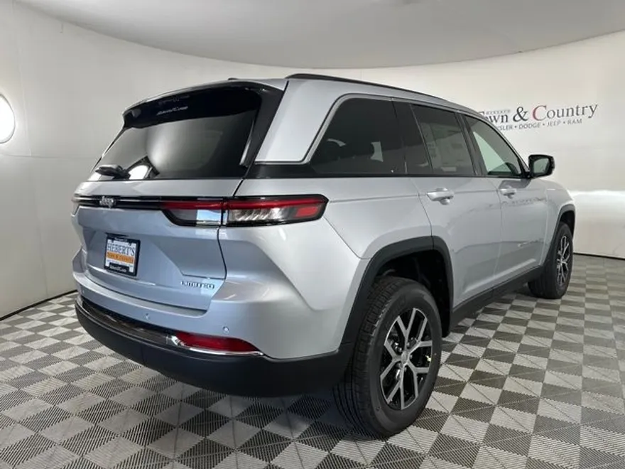 2025 Jeep Grand Cherokee Limited photo 1