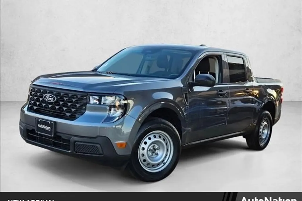 2025 Ford Maverick XL photo 1