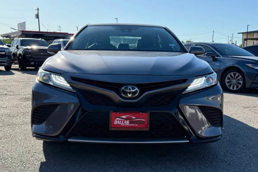 2020 Toyota Camry XSE photo 1