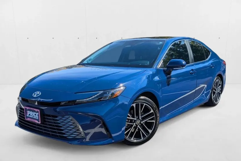 2025 Toyota Camry XLE photo 1