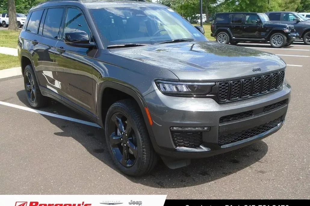 2025 Jeep Grand Cherokee Limited photo 1