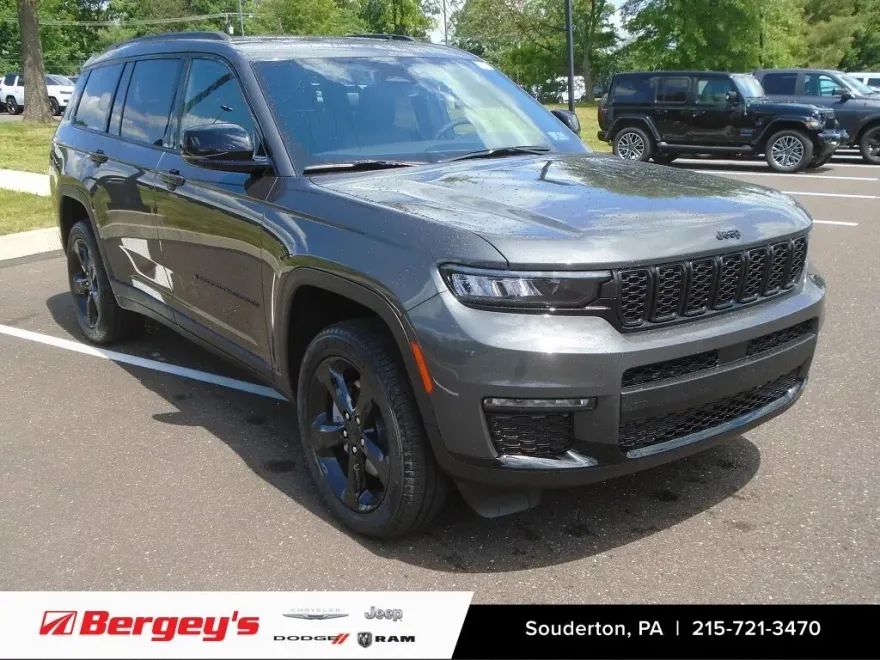 2025 Jeep Grand Cherokee Limited photo 1