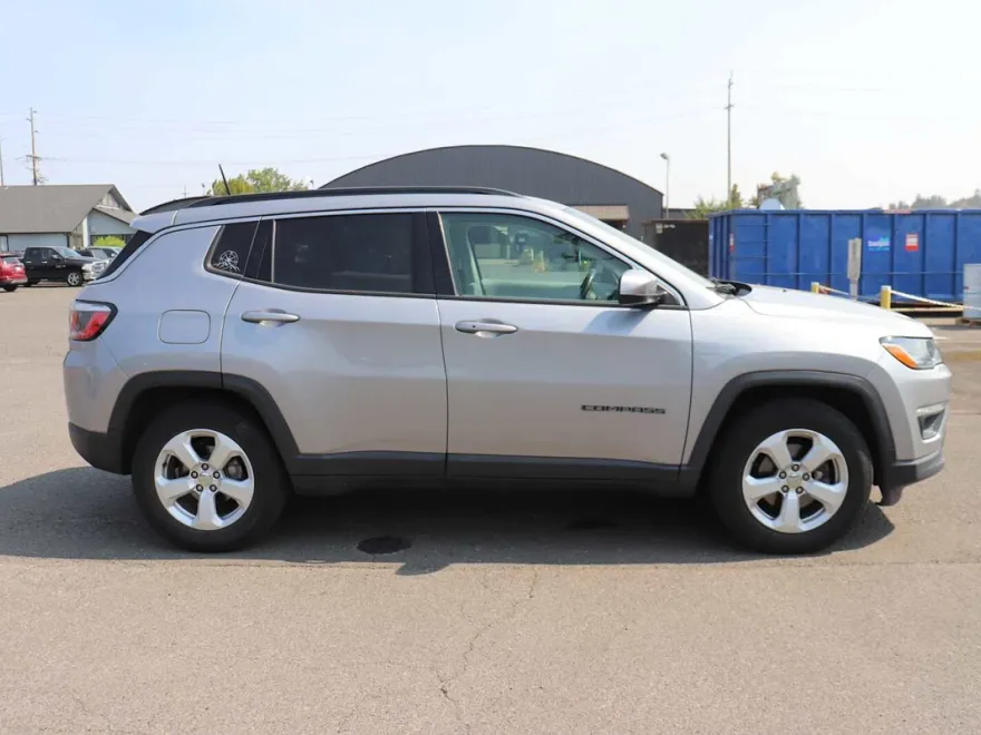2018 Jeep Compass Latitude photo 1