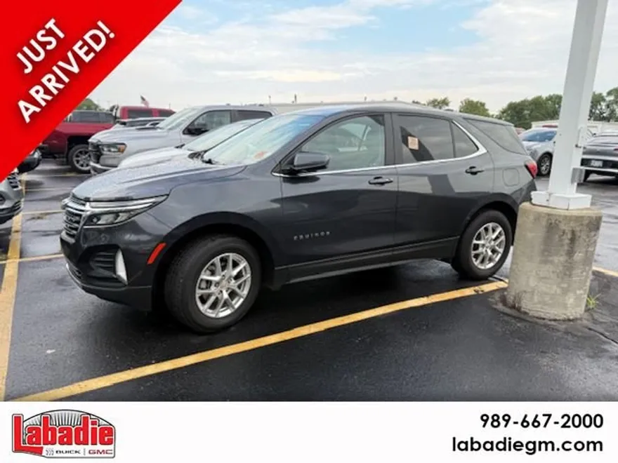 2022 Chevrolet Equinox LT photo 1