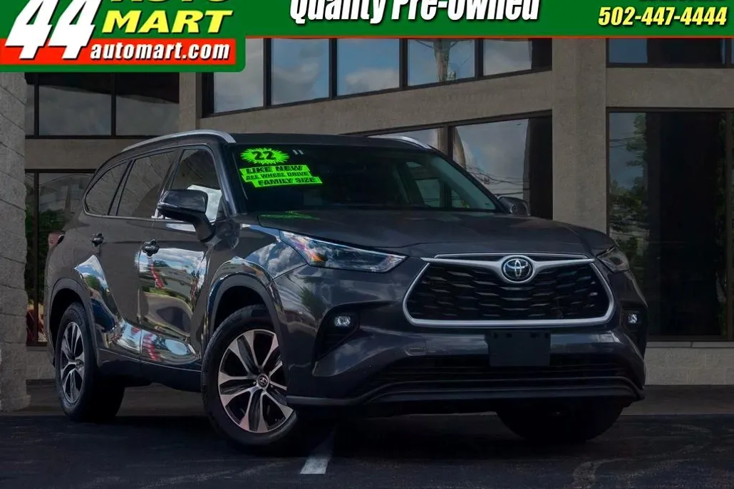 2022 Toyota Highlander XLE photo 1