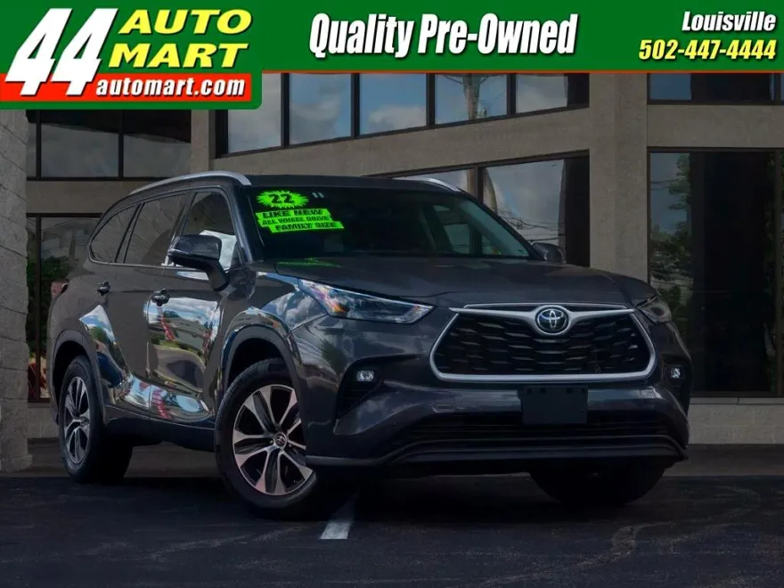2022 Toyota Highlander XLE photo 1