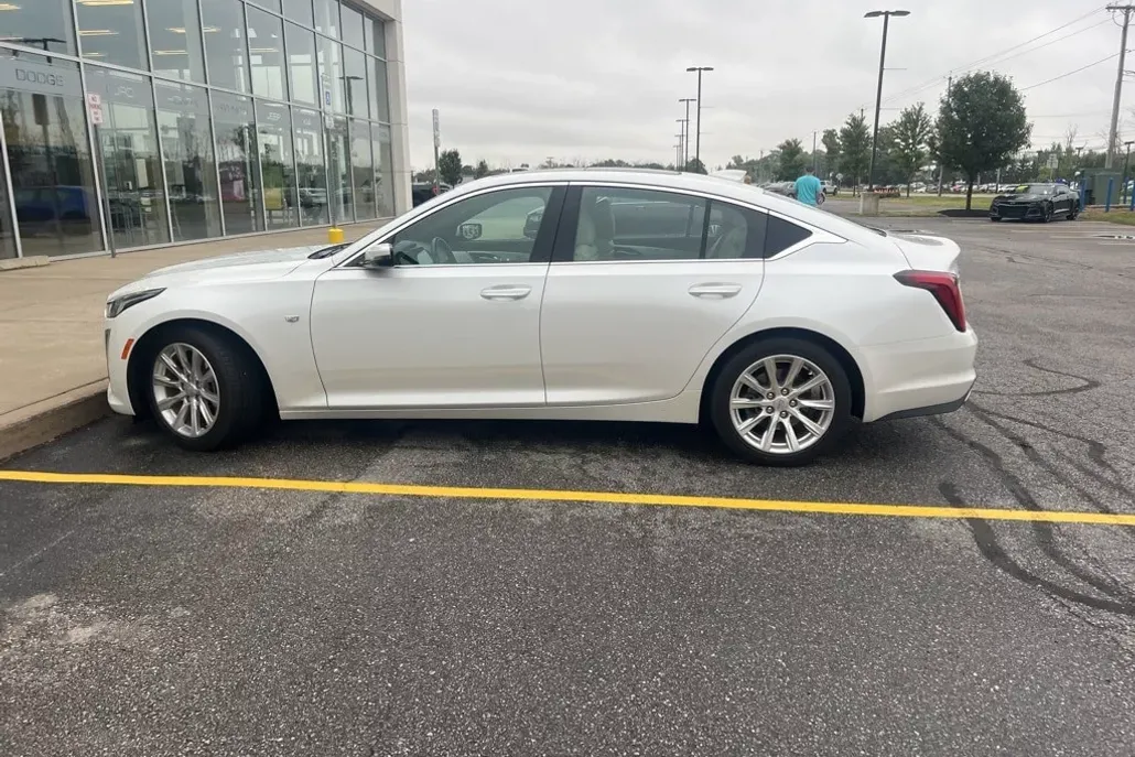 2021 Cadillac CT5 Luxury photo 1