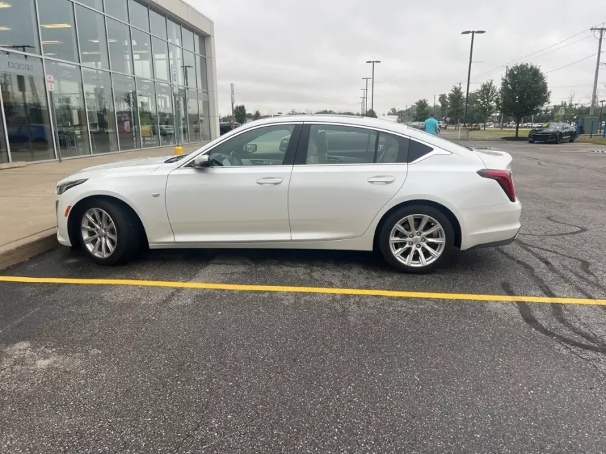 2021 Cadillac CT5 Luxury photo 1