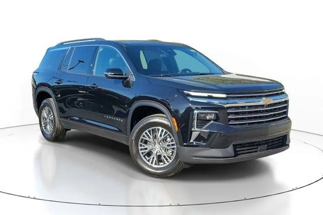 2026 Chevrolet Traverse 1LT photo 1