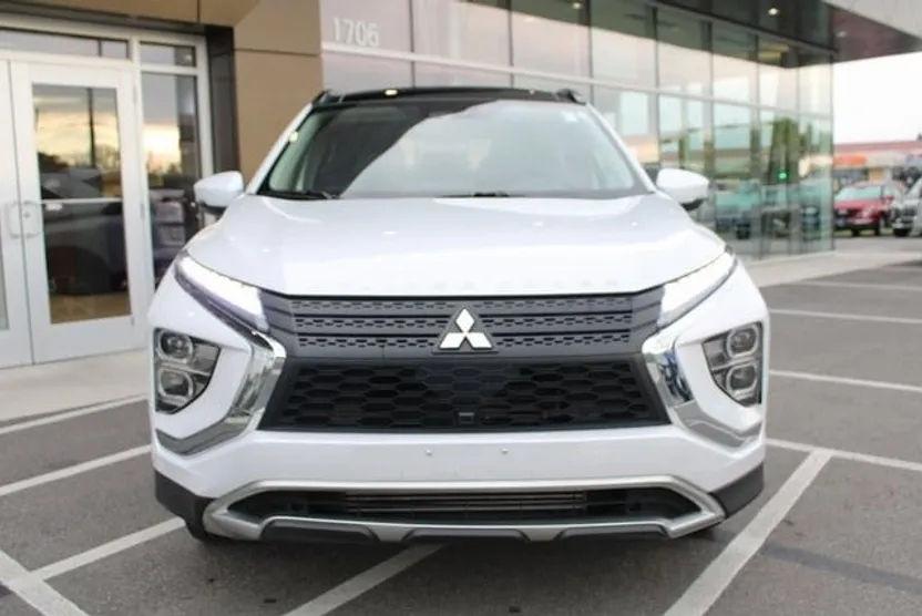 2022 Mitsubishi Eclipse Cross SE photo 1