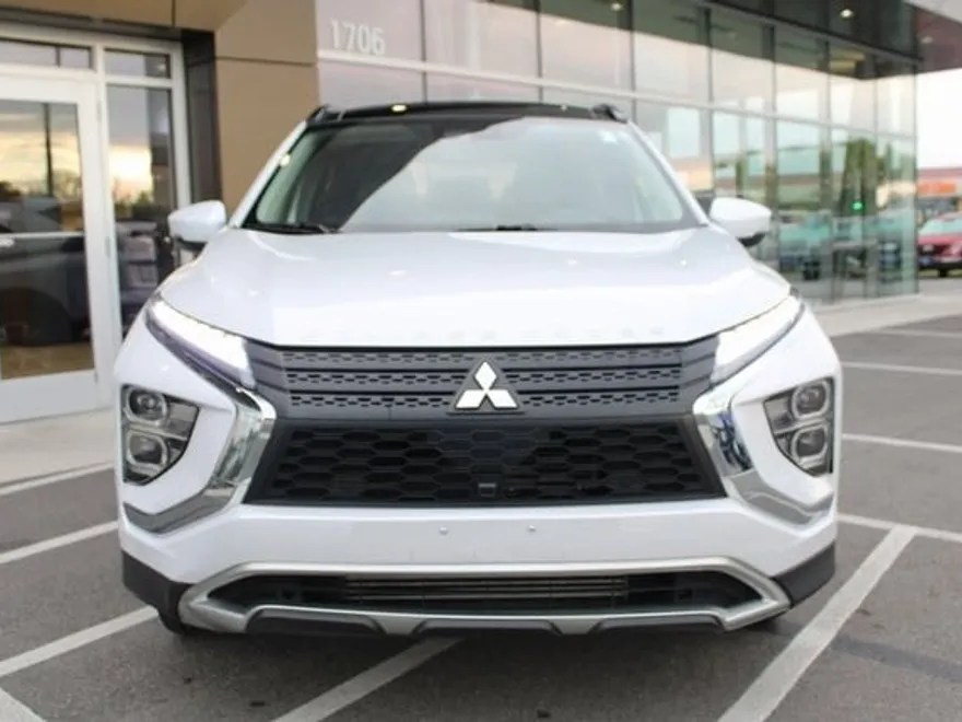 2022 Mitsubishi Eclipse Cross SE photo 1