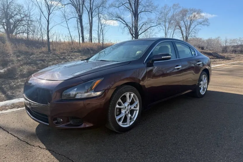 2014 Nissan Maxima SV photo 1