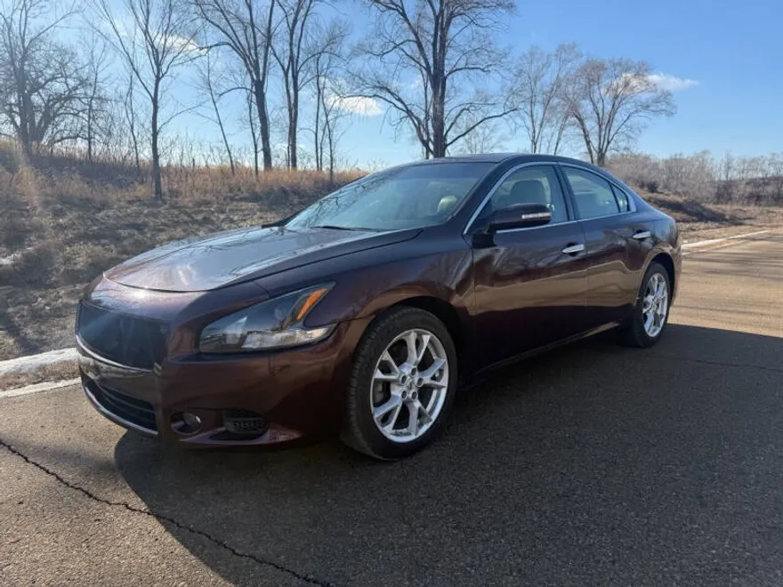 2014 Nissan Maxima SV photo 1