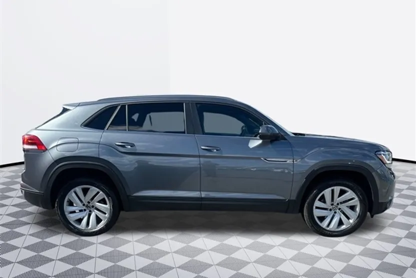 2022 Volkswagen Atlas Cross Sport V6 SE Technology photo 1