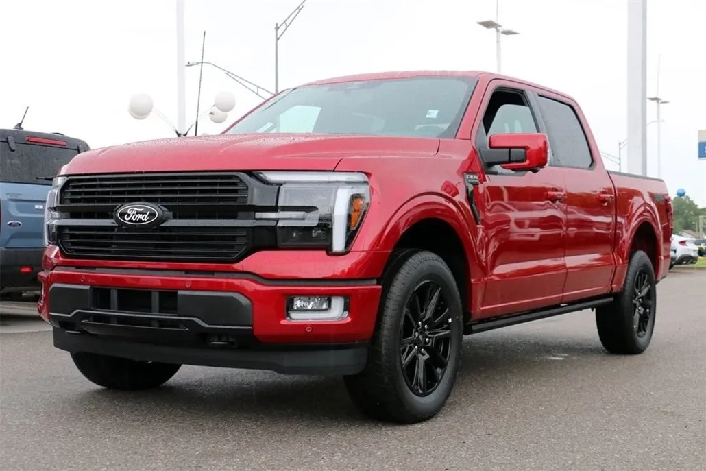 2025 Ford F-150 Platinum photo 1