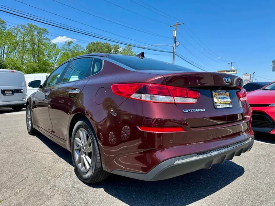 2020 Kia Optima LX photo 1