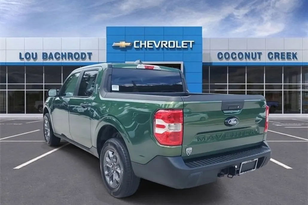 2025 Ford Maverick XLT photo 1