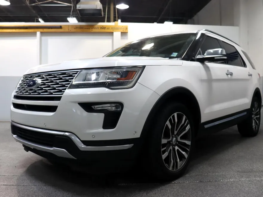 2018 Ford Explorer Platinum photo 1