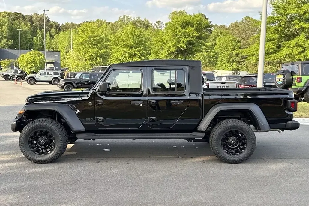 2025 Jeep Gladiator Sport photo 1