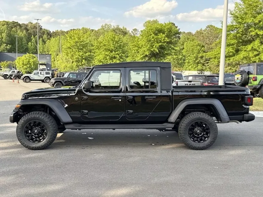 2025 Jeep Gladiator Sport photo 1