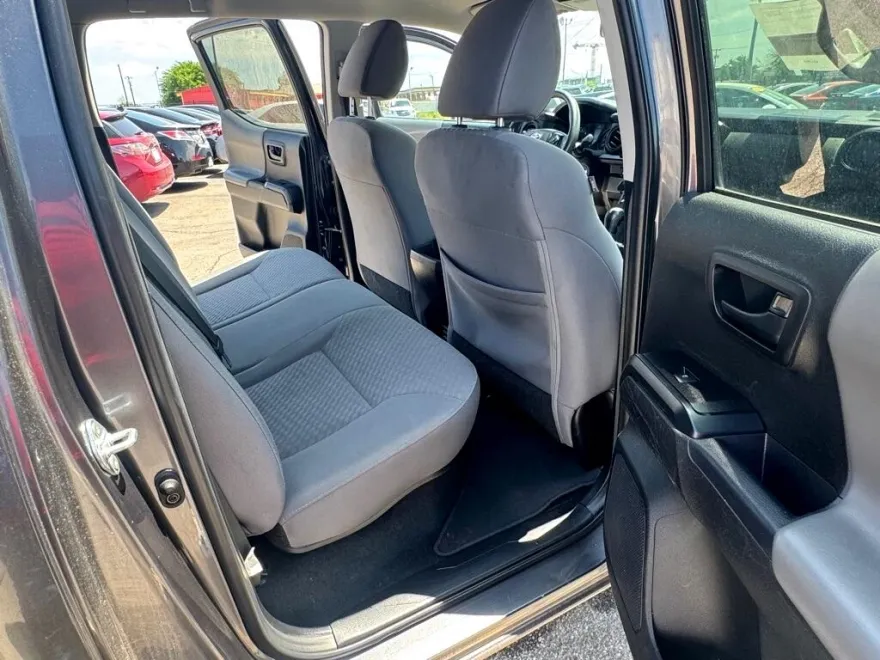 2021 Toyota Tacoma SR5 Double Cab photo 13