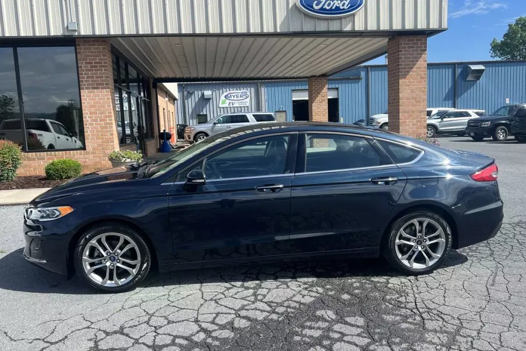 2020 Ford Fusion SEL photo 1