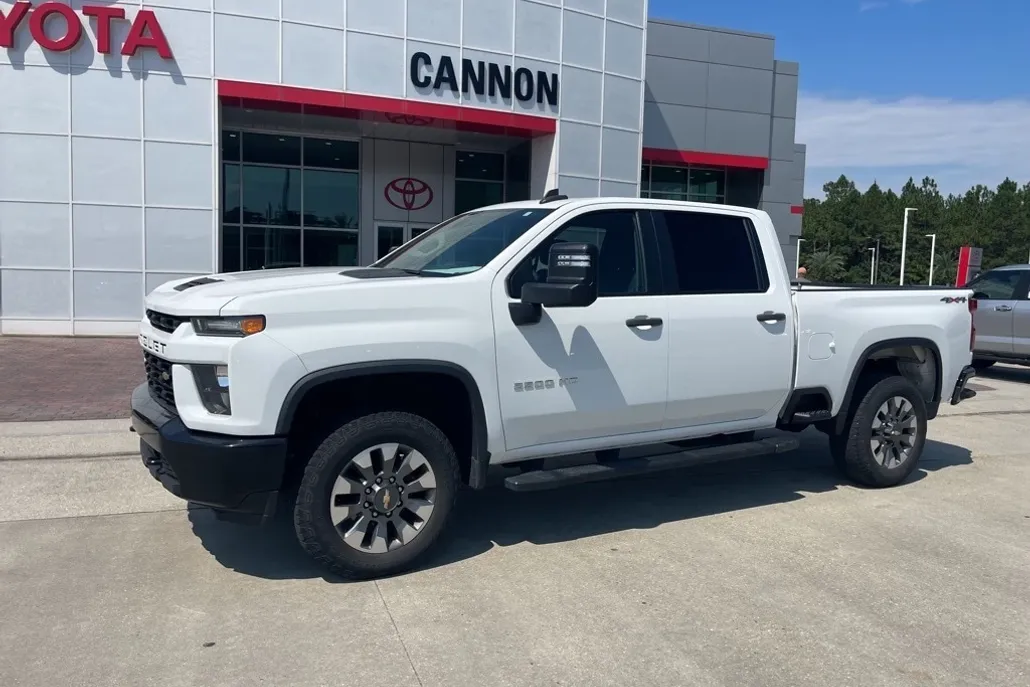 2022 Chevrolet Silverado 2500HD Custom photo 1
