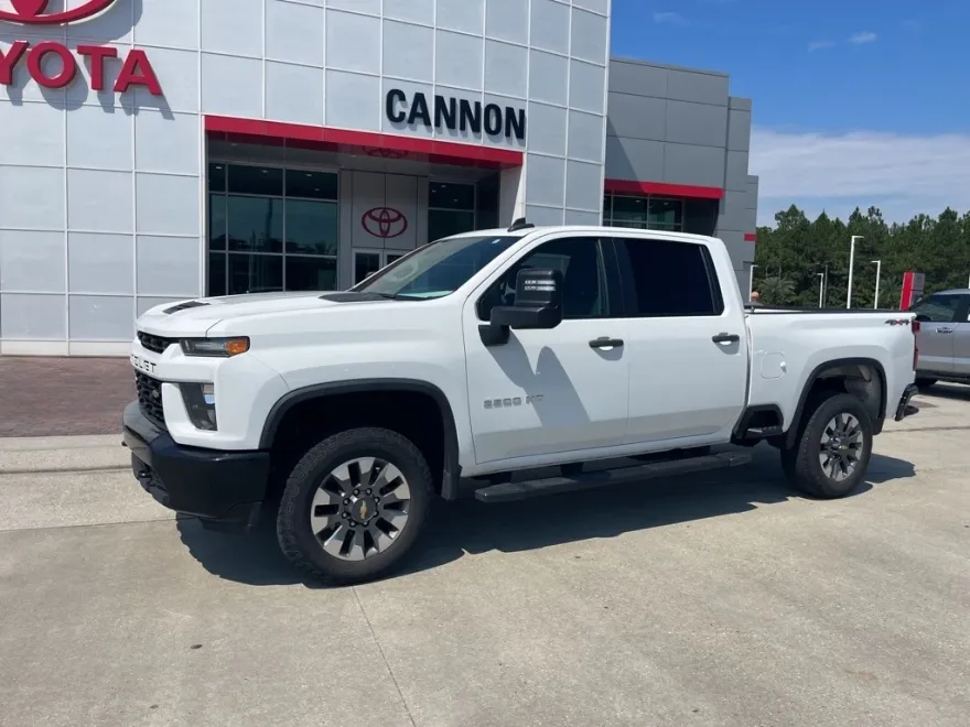 2022 Chevrolet Silverado 2500HD Custom photo 1