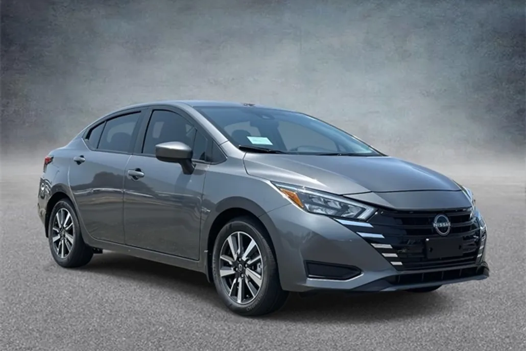 2025 Nissan Versa SV photo 1