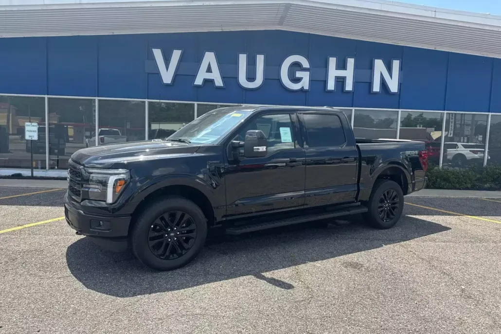 2025 Ford F-150 Lariat photo 1