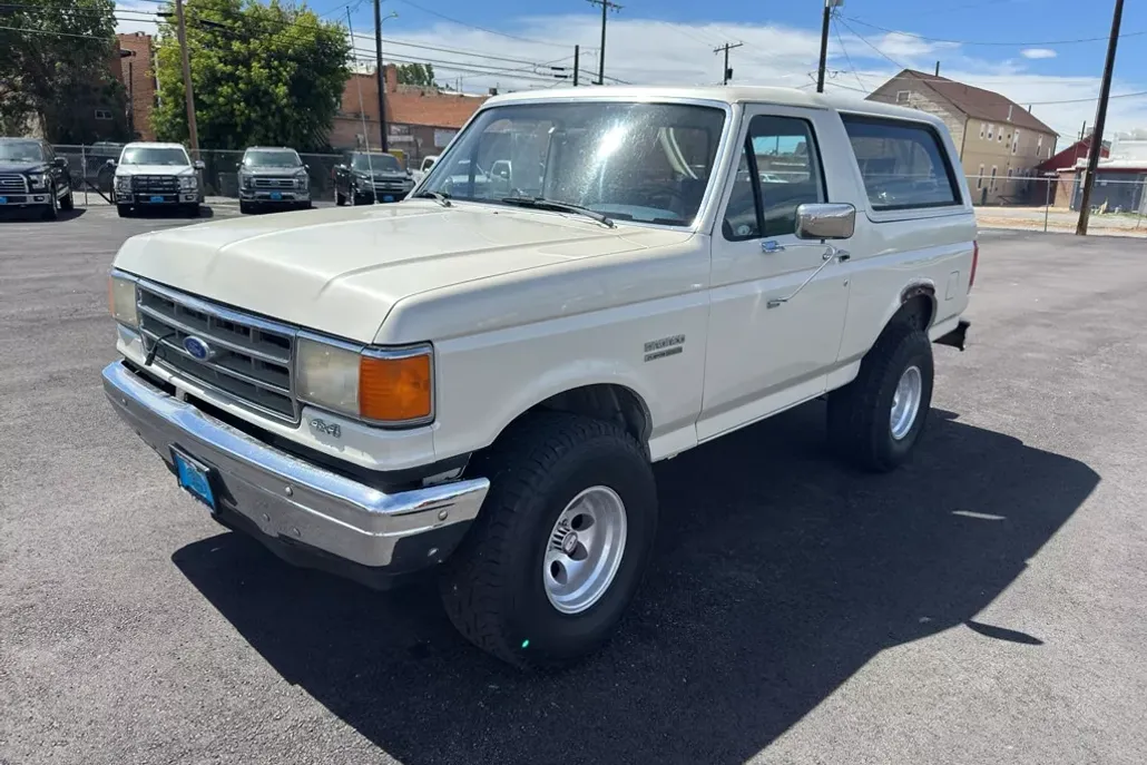 1988 Ford Bronco Base photo 1