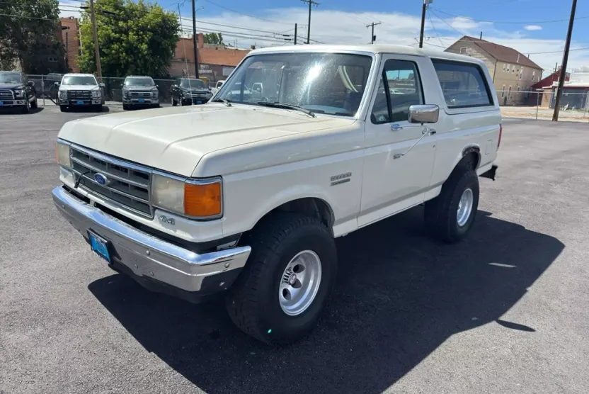1988 Ford Bronco Base photo 1
