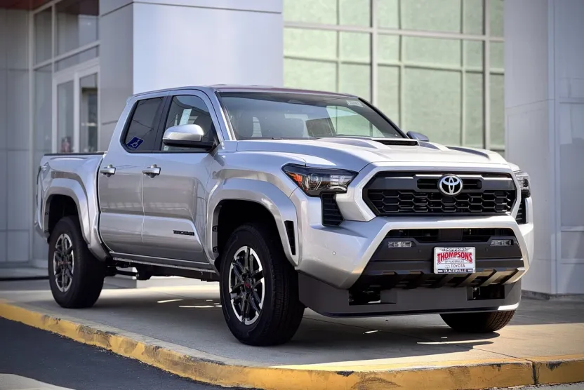 2025 Toyota Tacoma TRD Sport 4x4 Double Cab photo 1