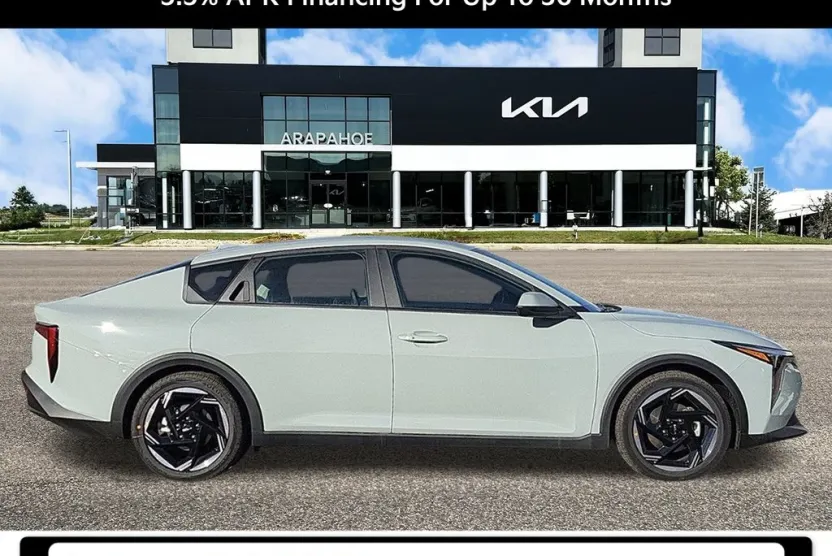 2025 Kia K4 EX photo 1