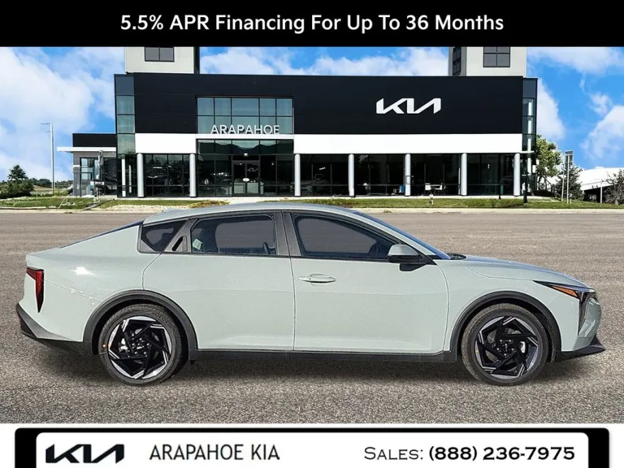 2025 Kia K4 EX photo 1