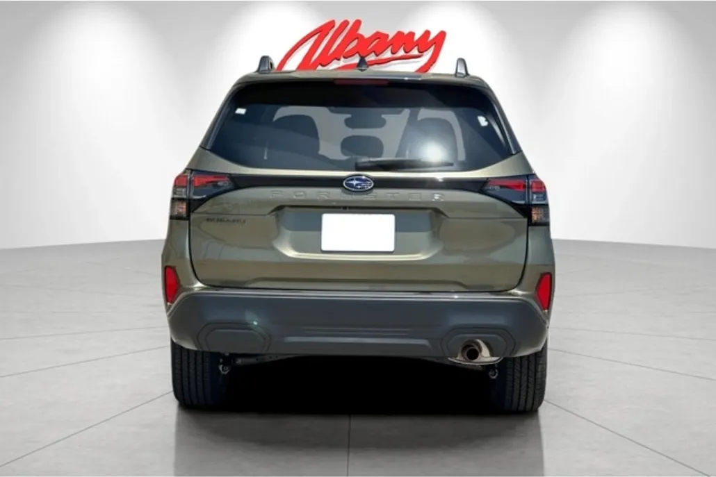 2025 Subaru Forester Premium photo 1